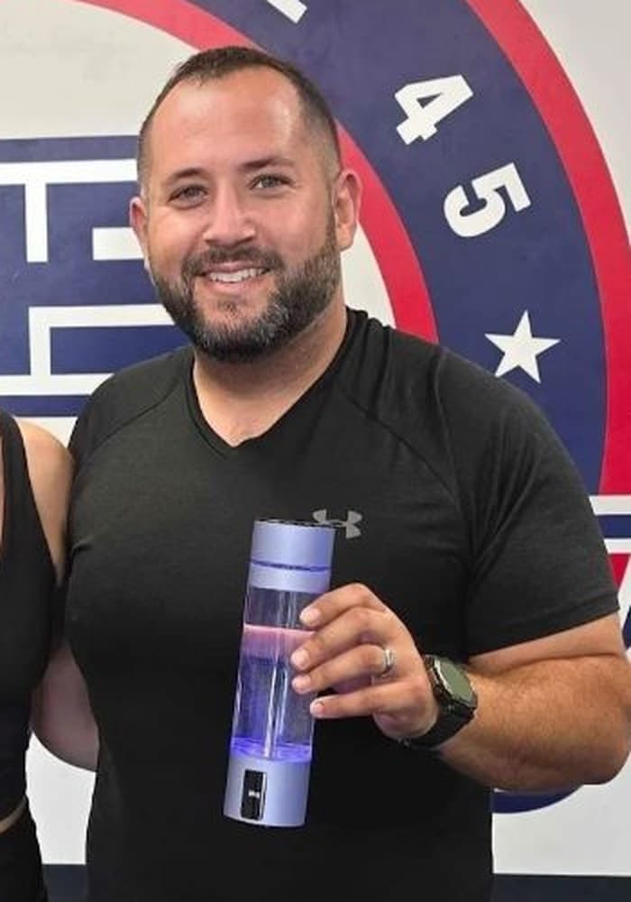 Bobby, founder of ionbottles and EcomDada